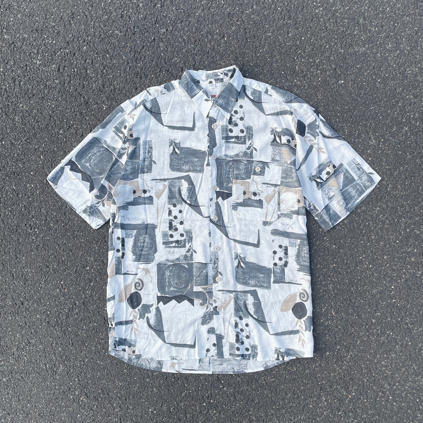 Vintage hawaiian buttoned-shirt