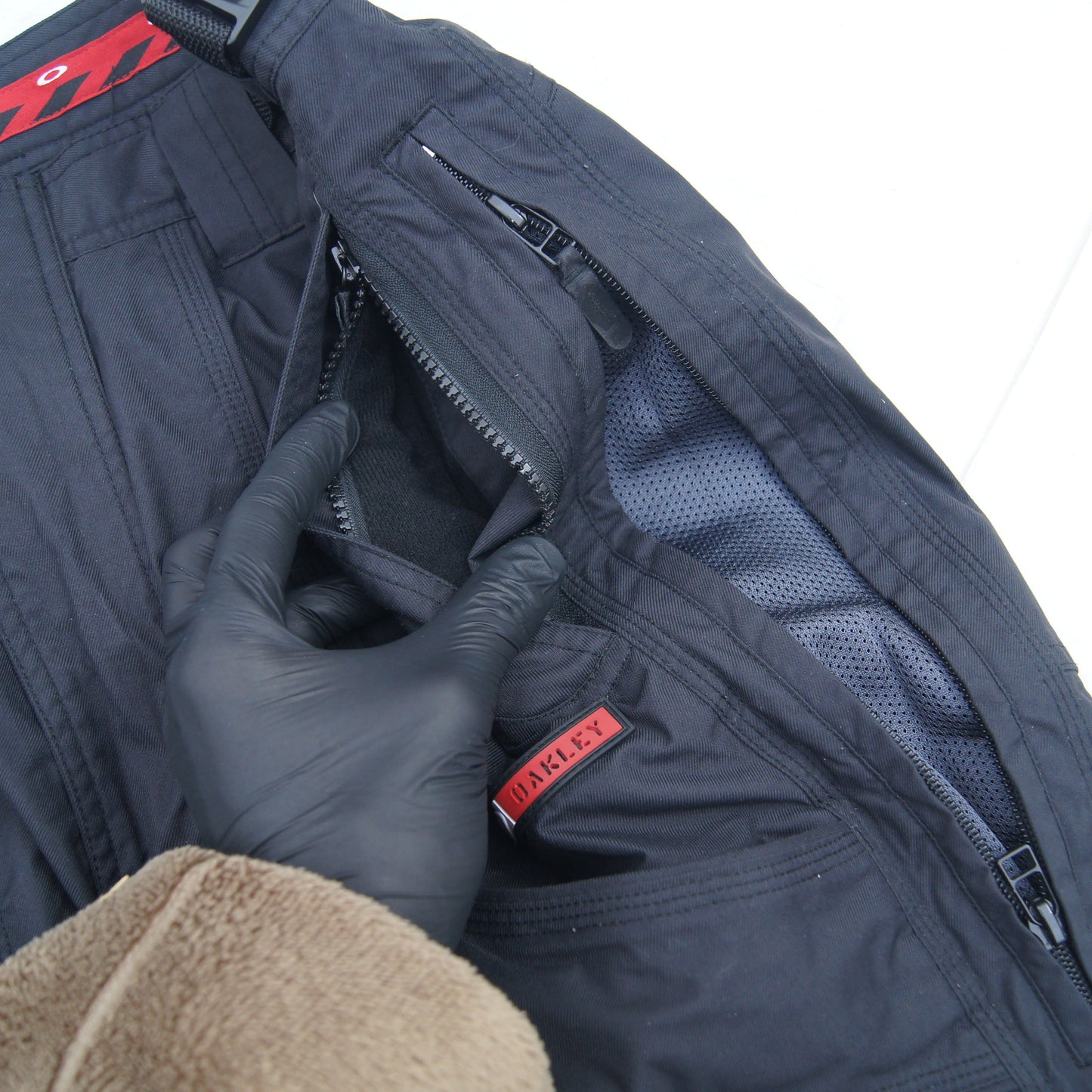 2000s Oakley Ski-/Snowboard Pants [M/L]