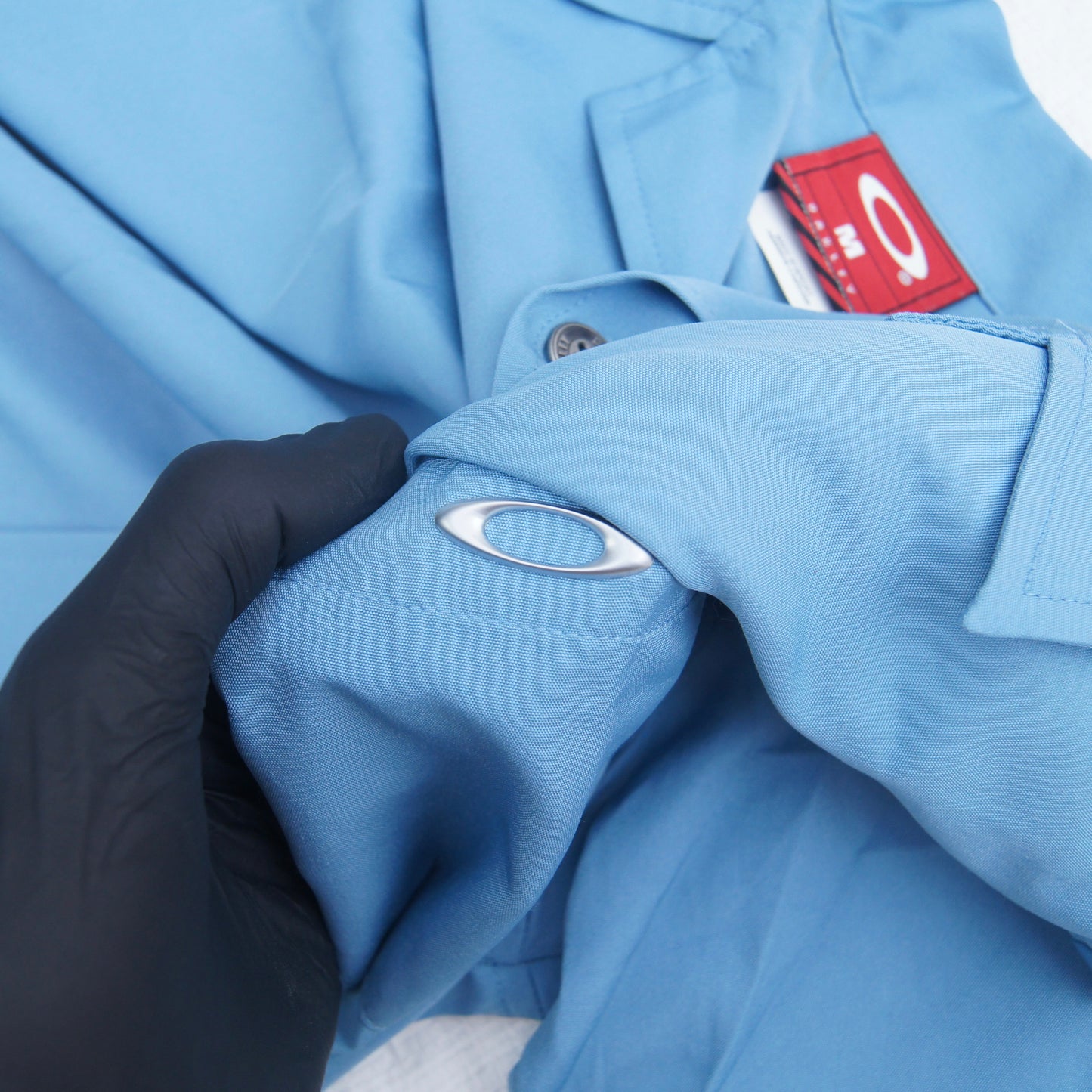Early 2000s Oakley buttoned Shirt [M fits L]
